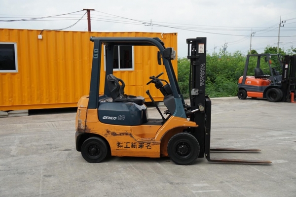 ขายถูกมาก Toyota 7FG10 ขนาดยก1ตัน เครื่องยนตร์เบนซิล เสาสูง1เมตร นำเข้าจากประเทศญี่ปุ่น