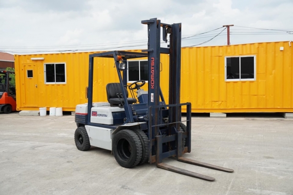 ขายถูกมาก Komatsu FD25-11 ขนาดยก2.5ตัน เครื่องยนตร์ดีเซล เสาสูง3เมตร นำเข้าโดยตรงจากประเทศญี่ปุ่น