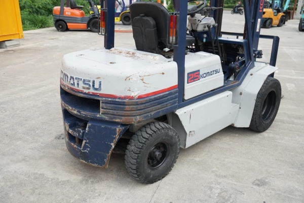 ขายถูกมาก Komatsu FD25-11 ขนาดยก2.5ตัน เครื่องยนตร์ดีเซล เสาสูง3เมตร นำเข้าโดยตรงจากประเทศญี่ปุ่น