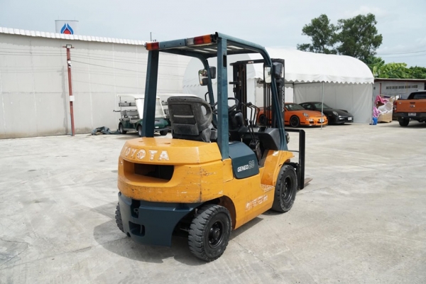 TOYOTA 7FD20 ขนาดยก2ตัน เครื่องยนตร์ดีเซล เสาสูง3เมตร นำเข้าโดยตรงจากญี่ปุ่น