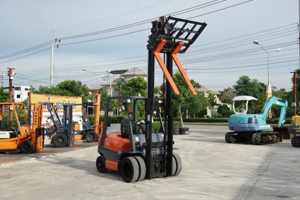 TOYOTA 6FD20 งาฮิ๊ง ขนาดยก2ตัน เครื่องยนตร์ดีเซล เสาสูง3เมตร นำเข้าโดยตรงจากญี่ปุ่น