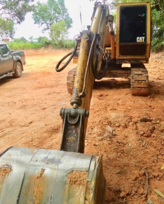 ขายด่วน CAT E110 รถบอดี้สวยพร้อมใช้งาน เครื่องเดิมปั๊มเดิมทำงานไม่โหลด ใช้งานทุกวันสภาพดีมากครับ ช่วงล่างดี เอกสารสัญญาซื้อขาย ราคาต่อรองได้ครับ