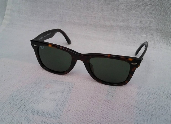 แว่นตา 'เรย์ - แบน แสนสะท้าน' อิตาลี ตัวแท้ !  โมเดล 'เวย์ฟาเรอร์'  ราคานักศึกษา  !  สภาพใช้งาน / กรอบคลาสสิค - ลายกระ !  เลนส์กระจกคริสตัลออริจินัล 'RB'  ขนาดมาตรฐาน - ใหญ่ 146 mm  Authenti