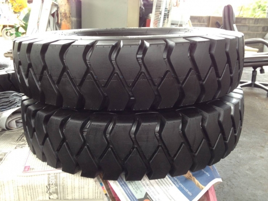 ขายยางลมรถยกโฟล์คลิฟท์ขนาด 600-9