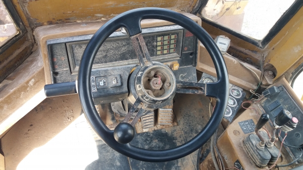 ขาย 695,000 CAT 950 F เครื่องดี เกียร์แรง เอวแน่น แขนตักสวย ยางใหม่ รถสวยพร้อมใช้ เอกสารซื้อขาย รถอยู่ นครราชสีมา 090-772-3710 090-772-3708 ขาย 695,000 CAT 950 F เครื่องดี เกียร์แรง เอวแน่น แขนตักสวย ยางใหม่ รถสวยพร้อมใช้ เอกสารซื้อขาย รถอยู่ นครราชสีมา 090-772-3710 090-772-3708