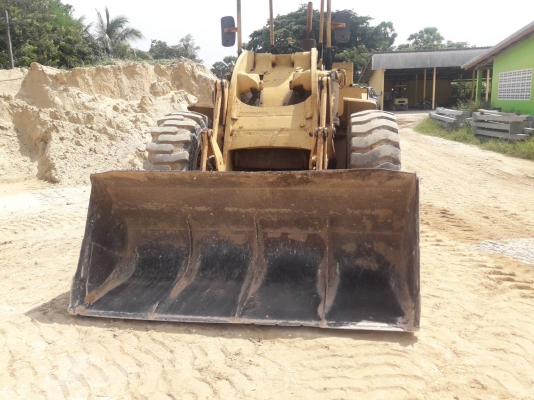 รถตักล้อยาง CAT 922 B สภาพพร้อมใช้ รถตักล้อยาง CAT 922 B สภาพพร้อมใช้
