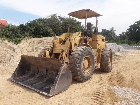 รถตักล้อยาง CAT 922 B สภาพพร้อมใช้
