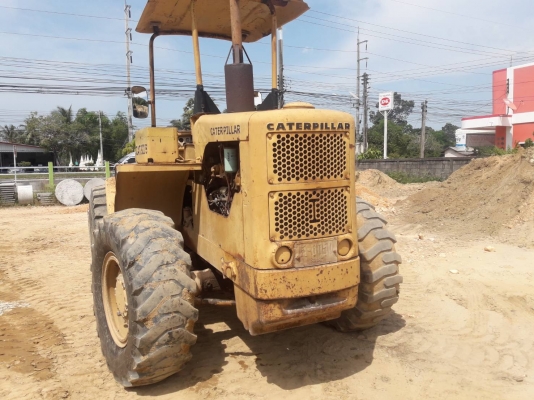 รถตักล้อยาง CAT 922 B สภาพพร้อมใช้