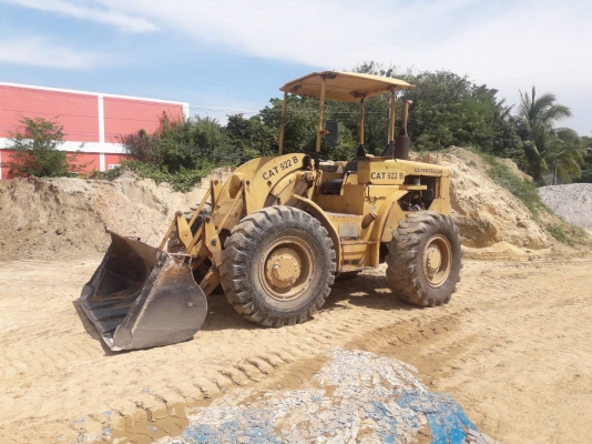 รถตักล้อยาง CAT 922 B สภาพพร้อมใช้