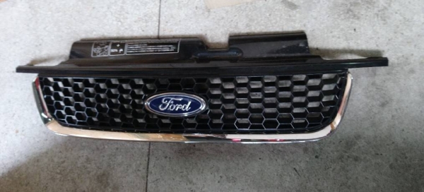 กระจังหน้า Ford Escape , Everest