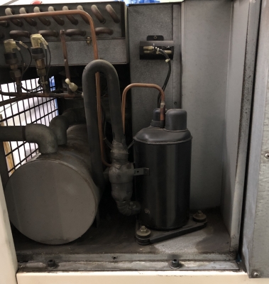 ปั้มลม kobelco made in japan 10 hp 8.5 บาร์ สภาพดี มี airdryer ในตัว พร้อมใช้งาน