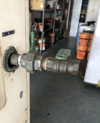 ปั้มลม kobelco made in japan 10 hp 8.5 บาร์ สภาพดี มี airdryer ในตัว พร้อมใช้งาน