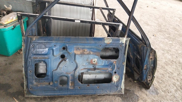 ขายประตูมิตซูL200คู่ละ1500หรือแบ่งใด้