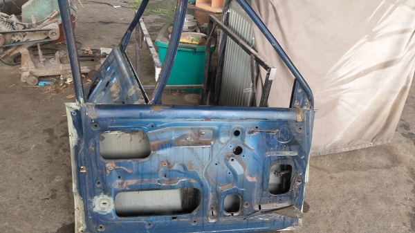 ขายประตูมิตซูL200คู่ละ1500หรือแบ่งใด้