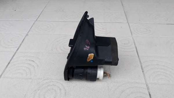 กรอบช่องแอร์ BMW E36 สวิตช์เปิดไฟที่เป็นลูกบิดเสีย กรอบช่องแอร์ BMW E36 สวิตช์เปิดไฟที่เป็นลูกบิดเสีย