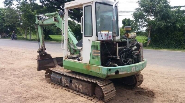 ขาย 235,000 MITSUBISHI ME 40 เครื่องดี ปั้มแรง เอวแน่น ช่วงล่างสวย รถพร้อมใช้  รถอยู่ บุรีรัมย์ นางรอง 0967428942