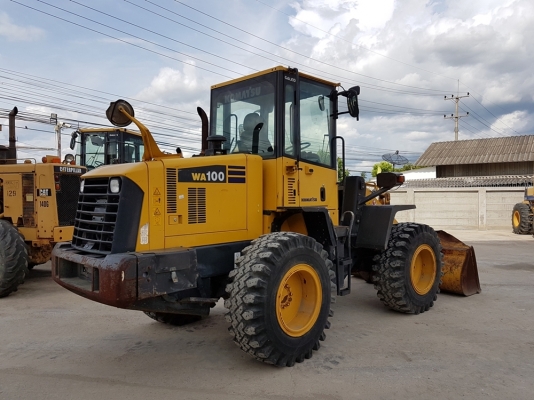 ขายรถตักล้อยาง ยี่ห้อ KOMATSU WA100-5 ซีเรียลสูง ปี 2006 นำเข้าจากญี่ปุ่นแท้ 100\% สภาพสวย ไม่เคยใช้งานในไทย