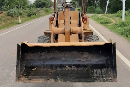 ขายด่วนๆ รถตัก KOMAT`SU WA30 เครืองดี ปั้มดี ยางดี สภาพดีเดิมๆพร้อมใช้งาน  ขาย 210,000บ.รถเดิมๆ ติดต่อ 089-5367218. 081-4252943