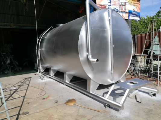 ขายถังน้ำมันใหม่ขนาด 20,000 ลิตร เหล็กหนา 4 มม.ผลิตเอง ราคาใบละ 70,000 บาท  ถังใหม่ผลิตเอง