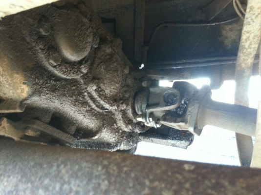 รถสิบล้อหัวยาว อีซูสุ 195 แรงม้า มีเกียร์สโลว์ เฟืองท้าย ZMX พวงมาลัยเพาเวอร์ แบบเพลาเดียว