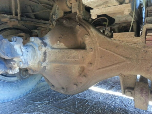 รถสิบล้อหัวยาว อีซูสุ 195 แรงม้า มีเกียร์สโลว์ เฟืองท้าย ZMX พวงมาลัยเพาเวอร์ แบบเพลาเดียว