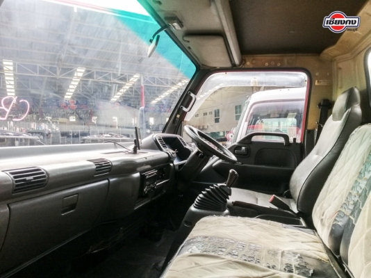 หัวเก๋ง ISUZU NPR การ์ตูน เครื่องยนต์ 4HE1 Turbo intercooler 150PS พร้อมเกียร์ Rocky 6เกียร์เดินหน้า สีแดง