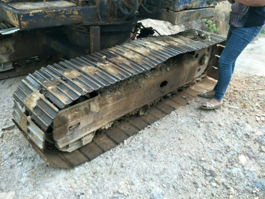 ขาย KOMATSU PC61-1 ช่วงล่างเพิ่่งทำมาใหม่มีหัวคีปแบบเปิด2ข้างราคา 250,000