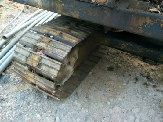 ขาย KOMATSU PC61-1 ช่วงล่างเพิ่่งทำมาใหม่มีหัวคีปแบบเปิด2ข้างราคา 250,000