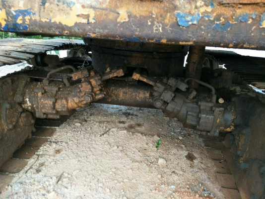 ขาย KOMATSU PC61-1 ช่วงล่างเพิ่่งทำมาใหม่มีหัวคีปแบบเปิด2ข้างราคา 250,000