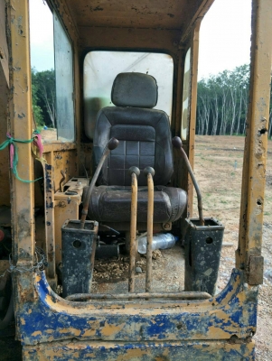 ขาย KOMATSU PC61-1 ช่วงล่างเพิ่่งทำมาใหม่มีหัวคีปแบบเปิด2ข้างราคา 250,000