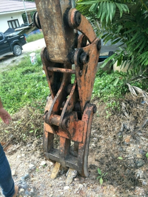 ขาย KOMATSU PC61-1 ช่วงล่างเพิ่่งทำมาใหม่มีหัวคีปแบบเปิด2ข้างราคา 250,000