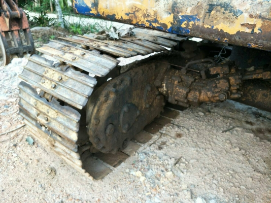 ขาย KOMATSU PC61-1 ช่วงล่างเพิ่่งทำมาใหม่มีหัวคีปแบบเปิด2ข้างราคา 250,000