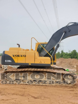 ขายด่วน Volvo210BLC ปี49 ใช้มา50000ชม รถสวยพร้อมใช้งาน เพียง 1100000 บาท