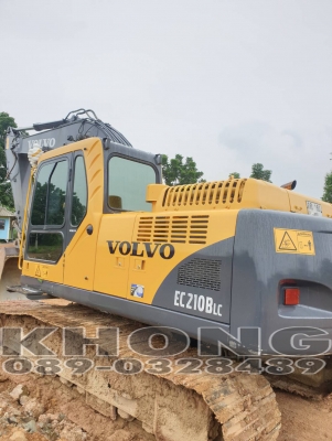 ขายด่วน Volvo210BLC ปี49 ใช้มา50000ชม รถสวยพร้อมใช้งาน เพียง 1100000 บาท