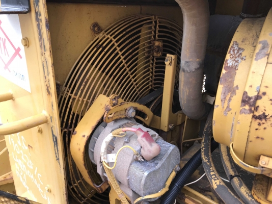 รถดันดิน CAT D5M-XL นำเข้าจากญี่ปุ่น รถสวย สภาพดี ชั่วโมงน้อยครับ