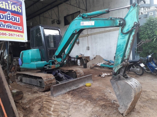 ขาย KOMATSU PC40-7E ระบบไฟพร้อม ใช้งานได้ทุกระบบ