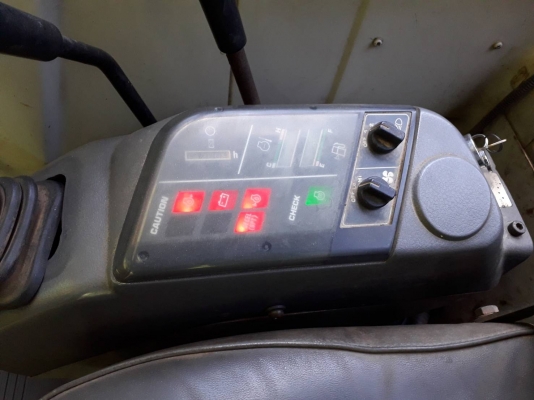 ขาย KOMATSU PC40-7E ระบบไฟพร้อม ใช้งานได้ทุกระบบ