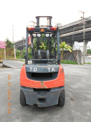 ขายรถฟอร์คลิฟท์มือสองราคาถูกจ้า TOYOTA 8FG25 เบนซิน/แก๊ส 2.5ตัน เสาV50