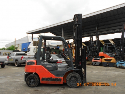 ขายรถฟอร์คลิฟท์มือสองราคาถูกจ้า TOYOTA 8FG25 เบนซิน/แก๊ส 2.5ตัน เสาV50