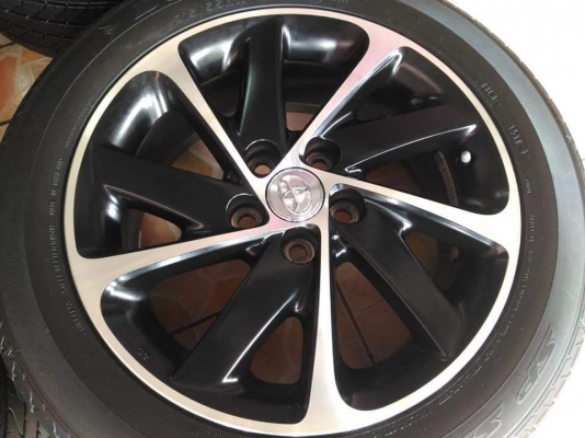 ล้อแม็ก Toyota Camry Extremo ขอบ 17*7,ET45,5h114.3 พร้อมยาง Dunlop SP270  215/55R17 ผลิตปี 2018 ทั้งชุด 19,900 บาท /*** ล้อเดิมเทิร์นได้ ติดตั้งฟรีค่ะ***