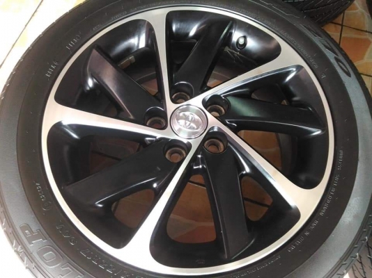 ล้อแม็ก Toyota Camry Extremo ขอบ 17*7,ET45,5h114.3 พร้อมยาง Dunlop SP270  215/55R17 ผลิตปี 2018 ทั้งชุด 19,900 บาท /*** ล้อเดิมเทิร์นได้ ติดตั้งฟรีค่ะ***