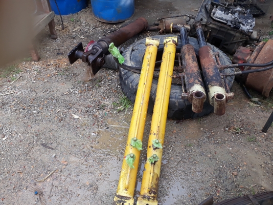 ขายกระบอกไฮโดลิก7ตัว ขายกระบอกไฮโดลิก7ตัว