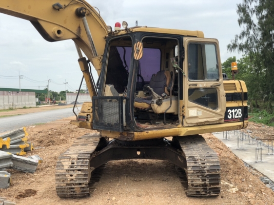 ขาย 695,000 CAT 312 B เครื่องดี ปั้มแรง เอวมีขยับนิดๆ ไฟฟ้ากล่องจออยู่ต้องเช็คระบบ โซ่สวย รอนเลอร์ดี  มีลายหัวเจาะติดรถมาจากนอก รถทำงานทุกวัน เอกสารซื้อขาย รถอยู่ กทม. 090-772-3710 090-772-3708