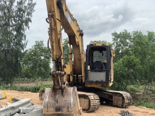 ขาย 695,000 CAT 312 B เครื่องดี ปั้มแรง เอวมีขยับนิดๆ ไฟฟ้ากล่องจออยู่ต้องเช็คระบบ โซ่สวย รอนเลอร์ดี  มีลายหัวเจาะติดรถมาจากนอก รถทำงานทุกวัน เอกสารซื้อขาย รถอยู่ กทม. 090-772-3710 090-772-3708