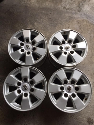 ล้อโตโยต้าขอบ15+น๊อต ไม่ซ่อมแตกร้าว มีลอยตามการใช้งาน โทร0879050181.ส่งได้ทั้วไทย