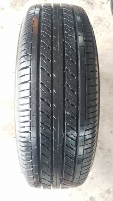 ขายยาง 215/65/16 ปี 1019 DUNLOP  วิ่งมา500กิโล 4 เส้น