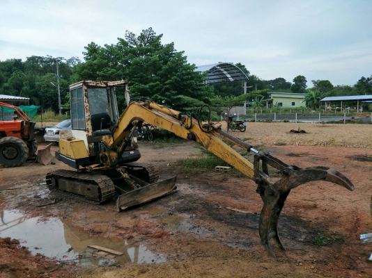 ขายรถแบคโฮ KOMATSU PC30-5 หัวคีปพร้อมบุ้งกี๋ ราคา 180000 ขายรถแบคโฮ KOMATSU PC30-5 หัวคีปพร้อมบุ้งกี๋ ราคา 180000