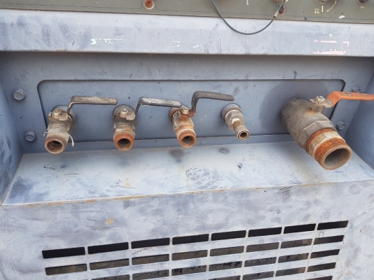 Airman PDS390S 7 บาร์ 390 CFM เก่านอก Airman PDS390S 7 บาร์ 390 CFM เก่านอก