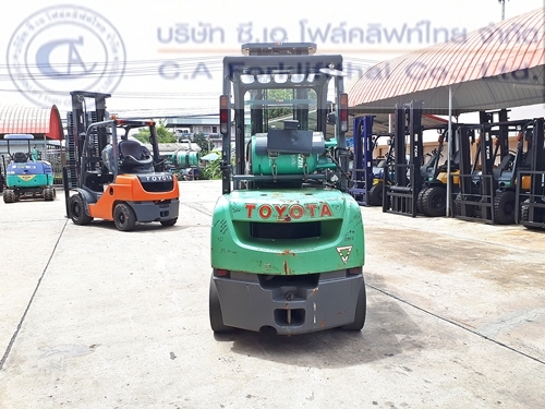 ขาย รถโฟล์คลิฟท์ TOYOTA รุ่น 8-FG30