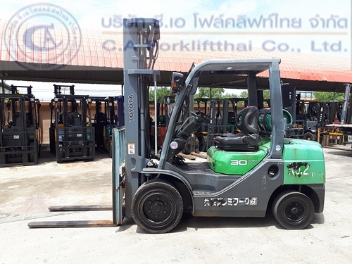 ขาย รถโฟล์คลิฟท์ TOYOTA รุ่น 8-FG30